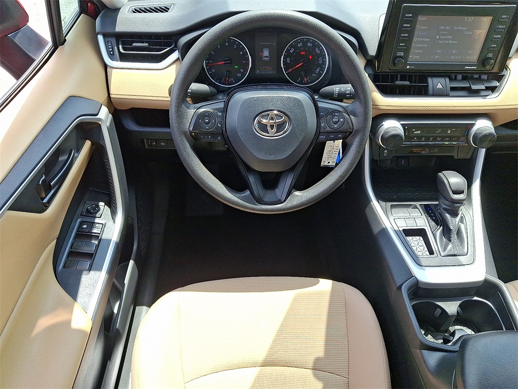 2020 Toyota RAV4 LE - Photo 12