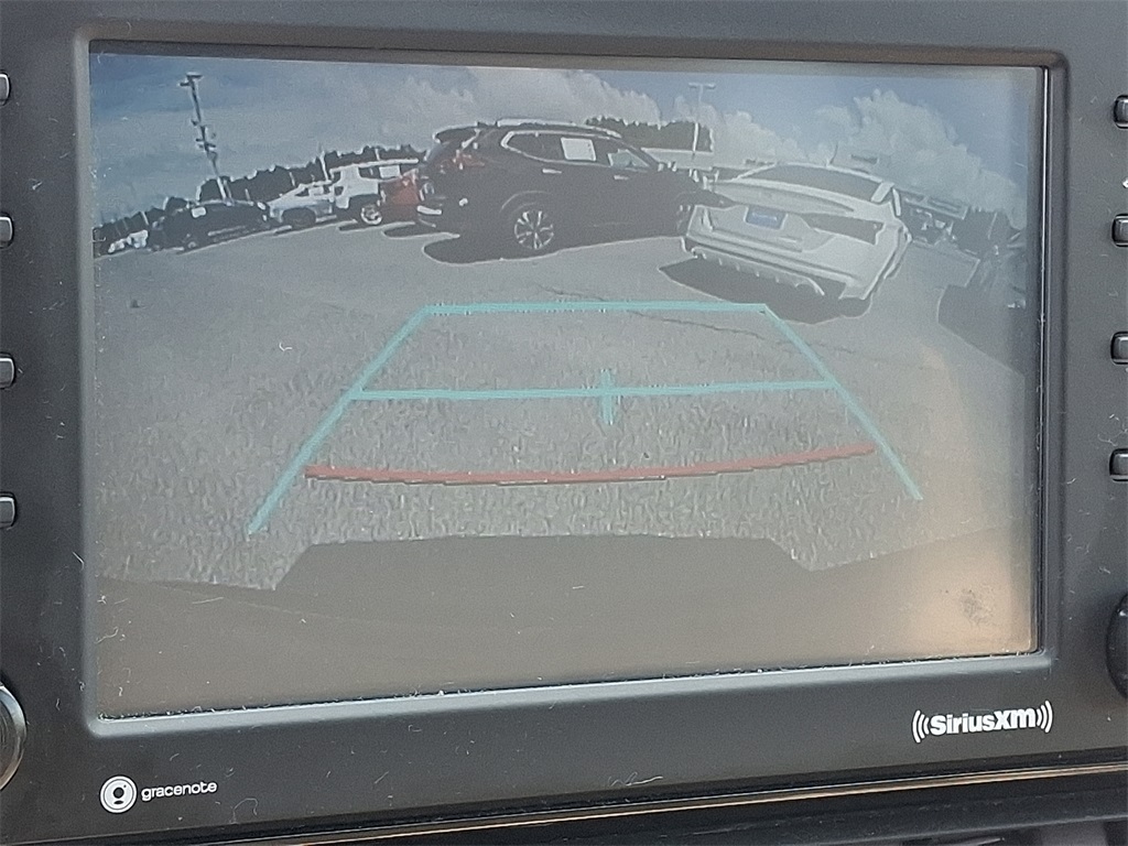2020 Toyota RAV4 LE - Photo 18