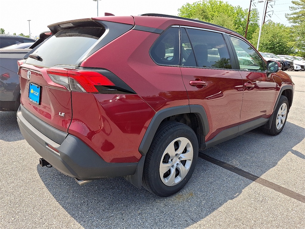 2020 Toyota RAV4 LE - Photo 6