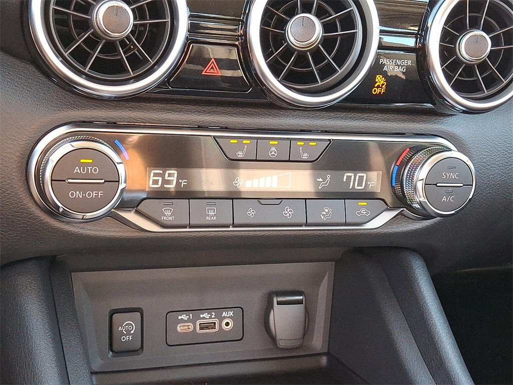 2025 Nissan Sentra SV - Photo 11