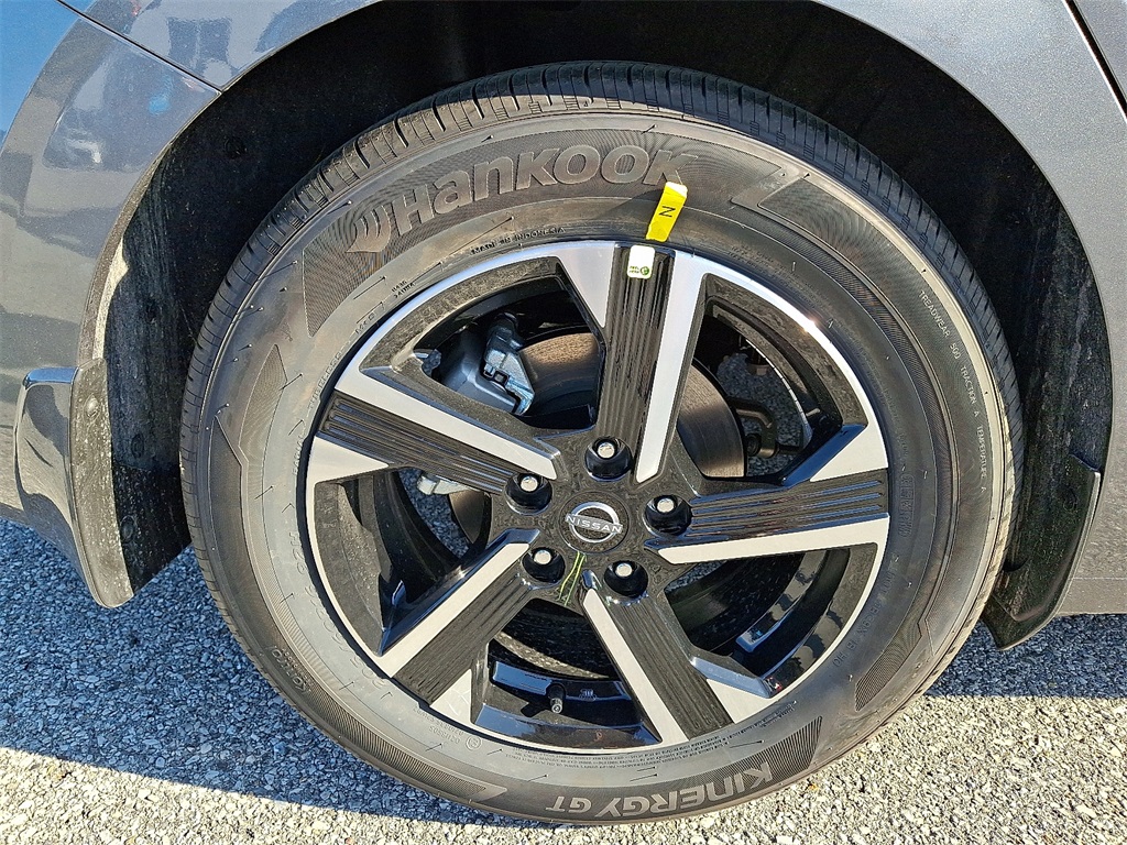 2025 Nissan Sentra SV - Photo 5