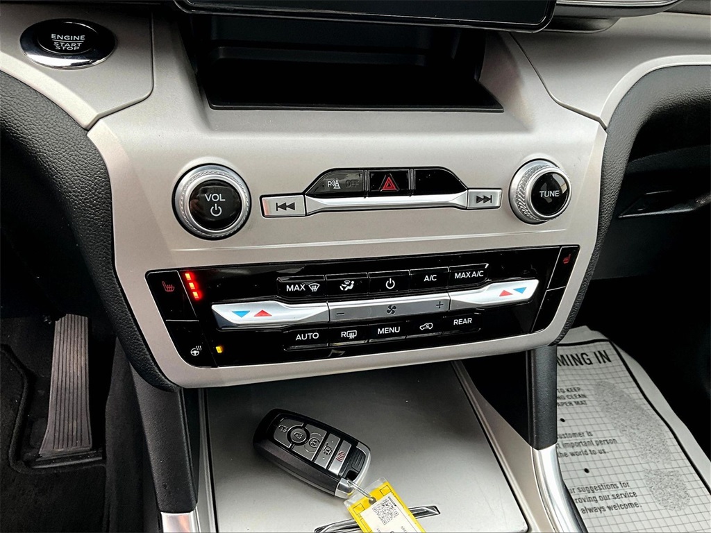 2023 Ford Explorer XLT - Photo 27