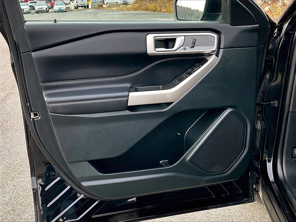 2023 Ford Explorer XLT - Photo 9