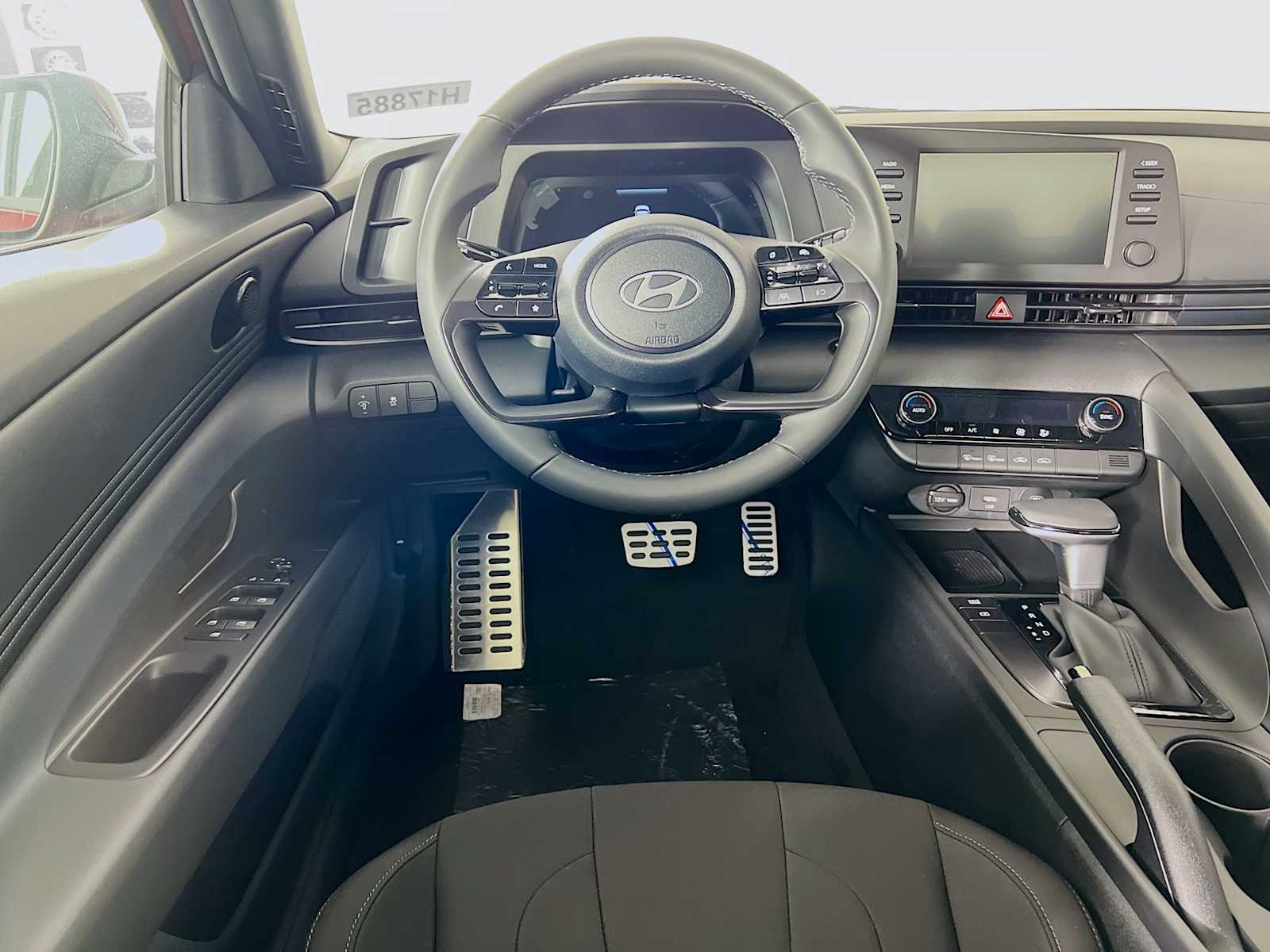 2025 Hyundai Elantra SEL Sport - Photo 14