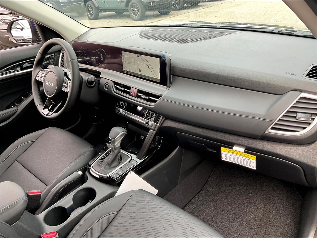 2026 Kia Seltos EX - Photo 10