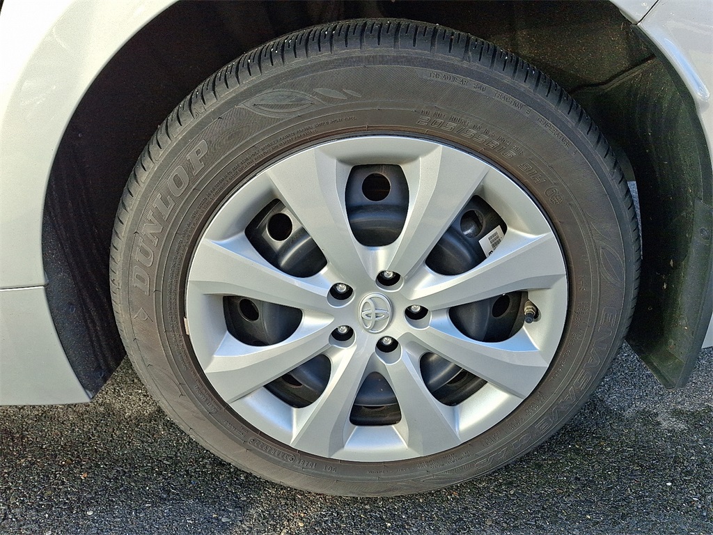 2023 Toyota Corolla LE - Photo 6