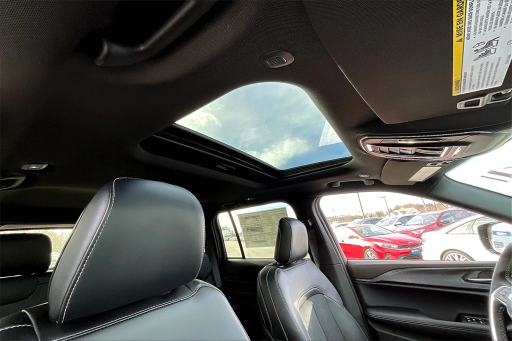 2025 Jeep Grand Cherokee Altitude X - Photo 16