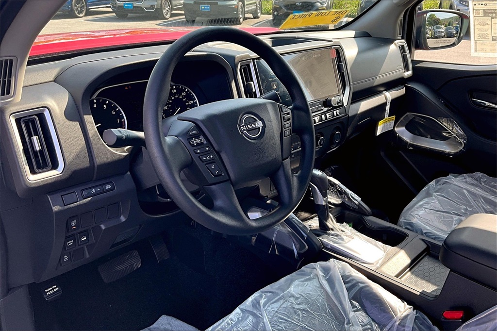 2025 Nissan Frontier SV - Photo 8