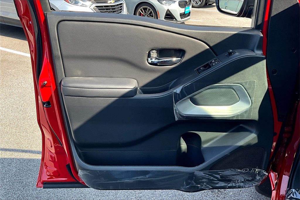 2025 Nissan Frontier SV - Photo 9