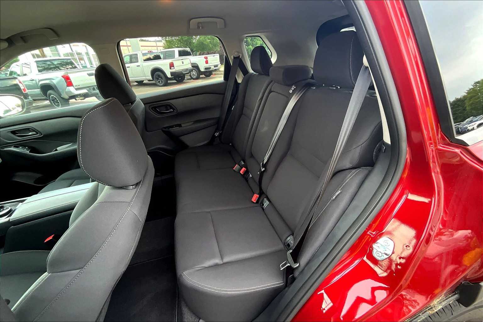 2024 Nissan Rogue S - Photo 15