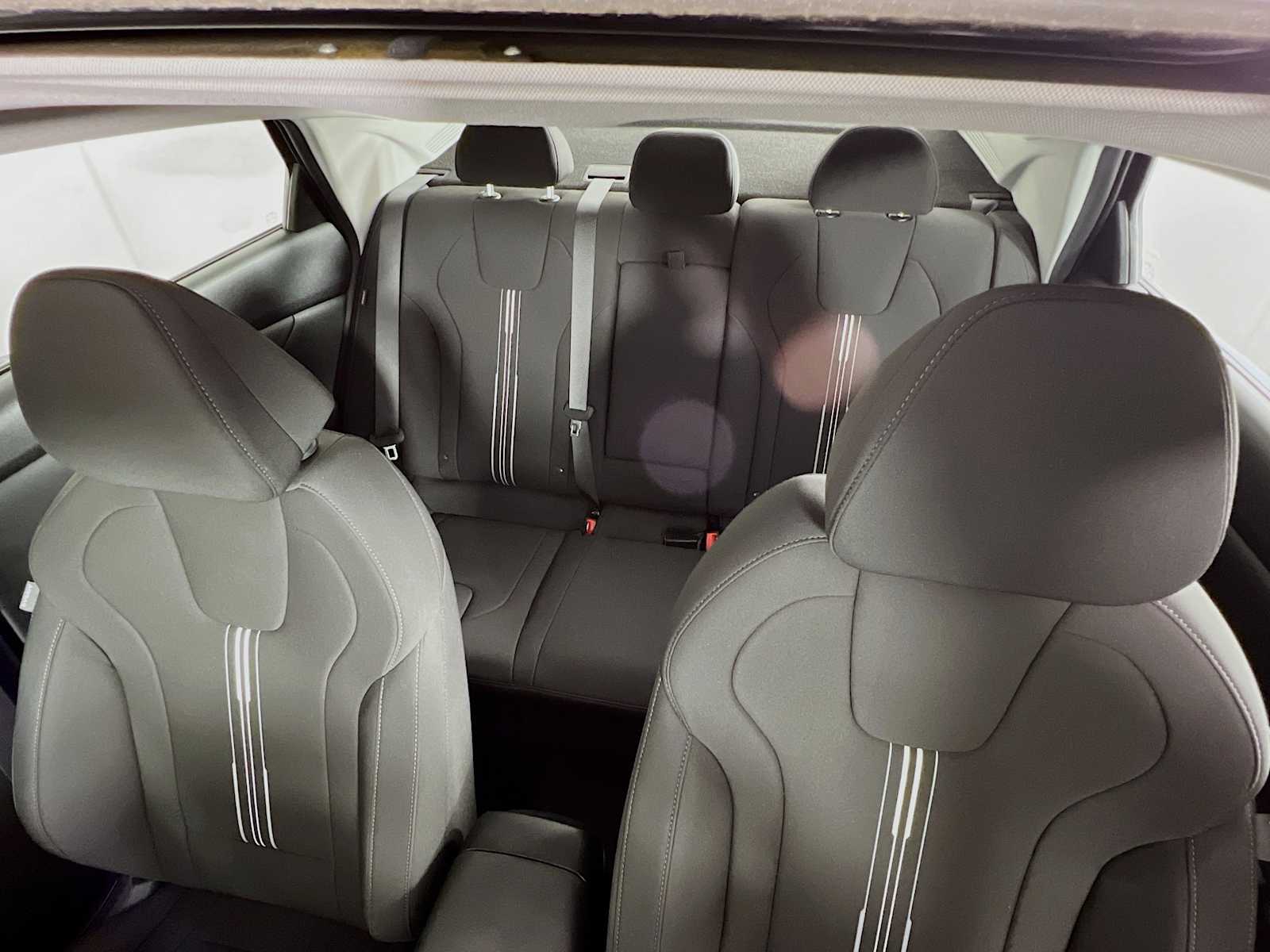2024 Hyundai Elantra SEL - Photo 23