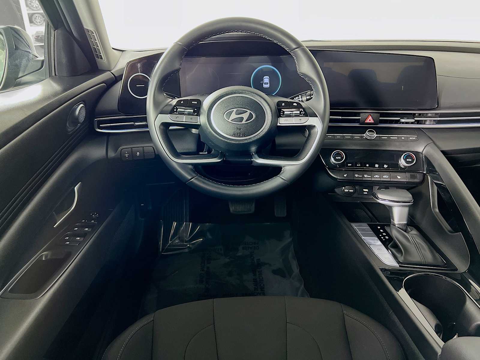 2024 Hyundai Elantra SEL - Photo 24