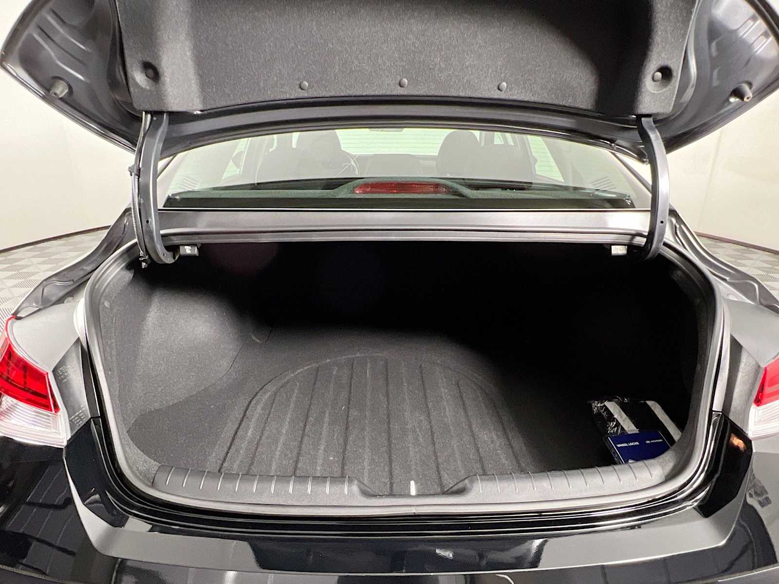 2024 Hyundai Elantra SEL - Photo 27
