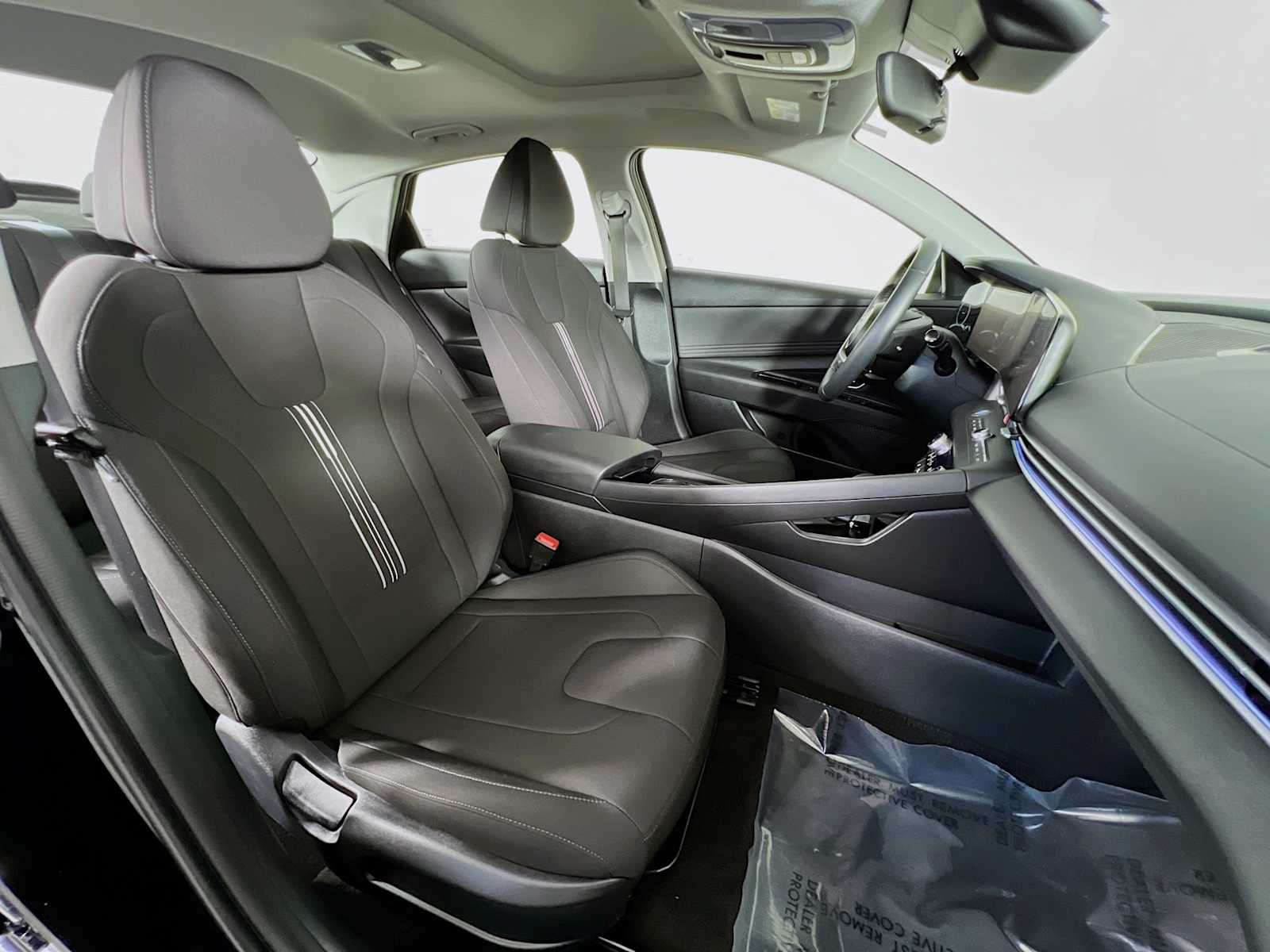 2024 Hyundai Elantra SEL - Photo 29