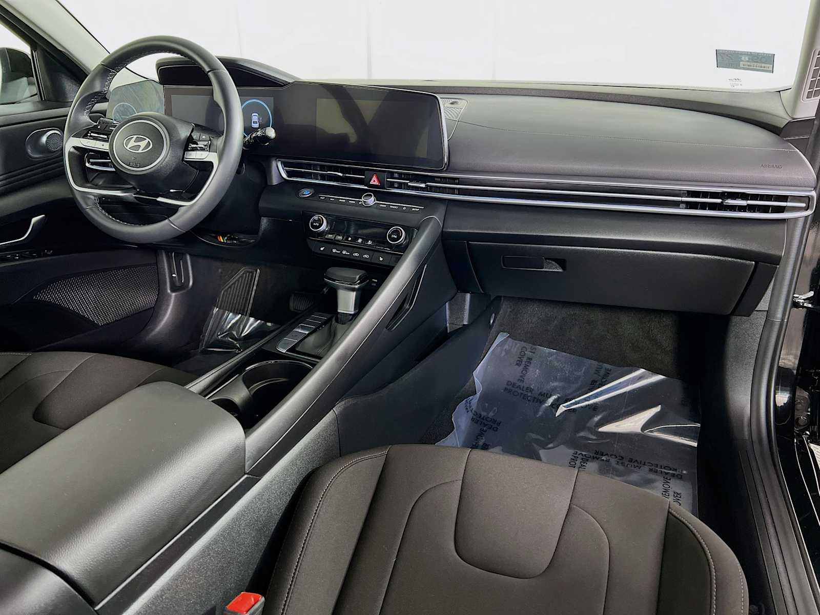 2024 Hyundai Elantra SEL - Photo 30