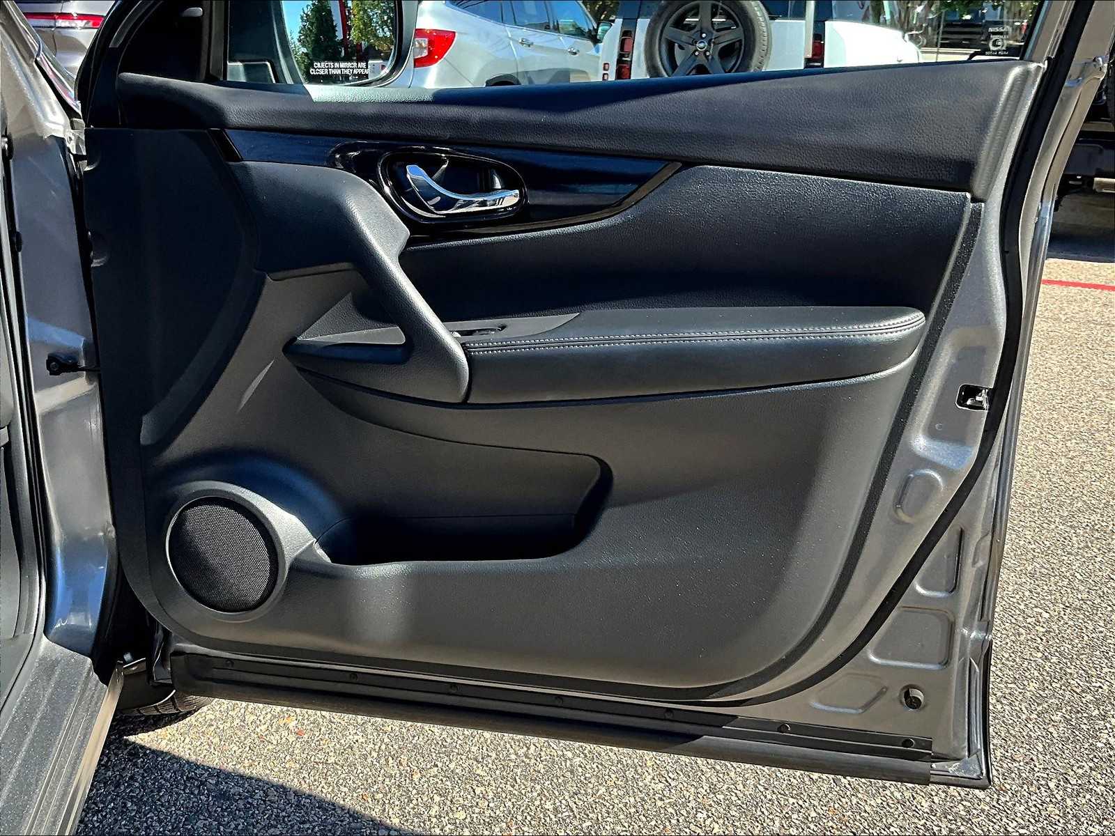 2021 Nissan Rogue Sport SV - Photo 12
