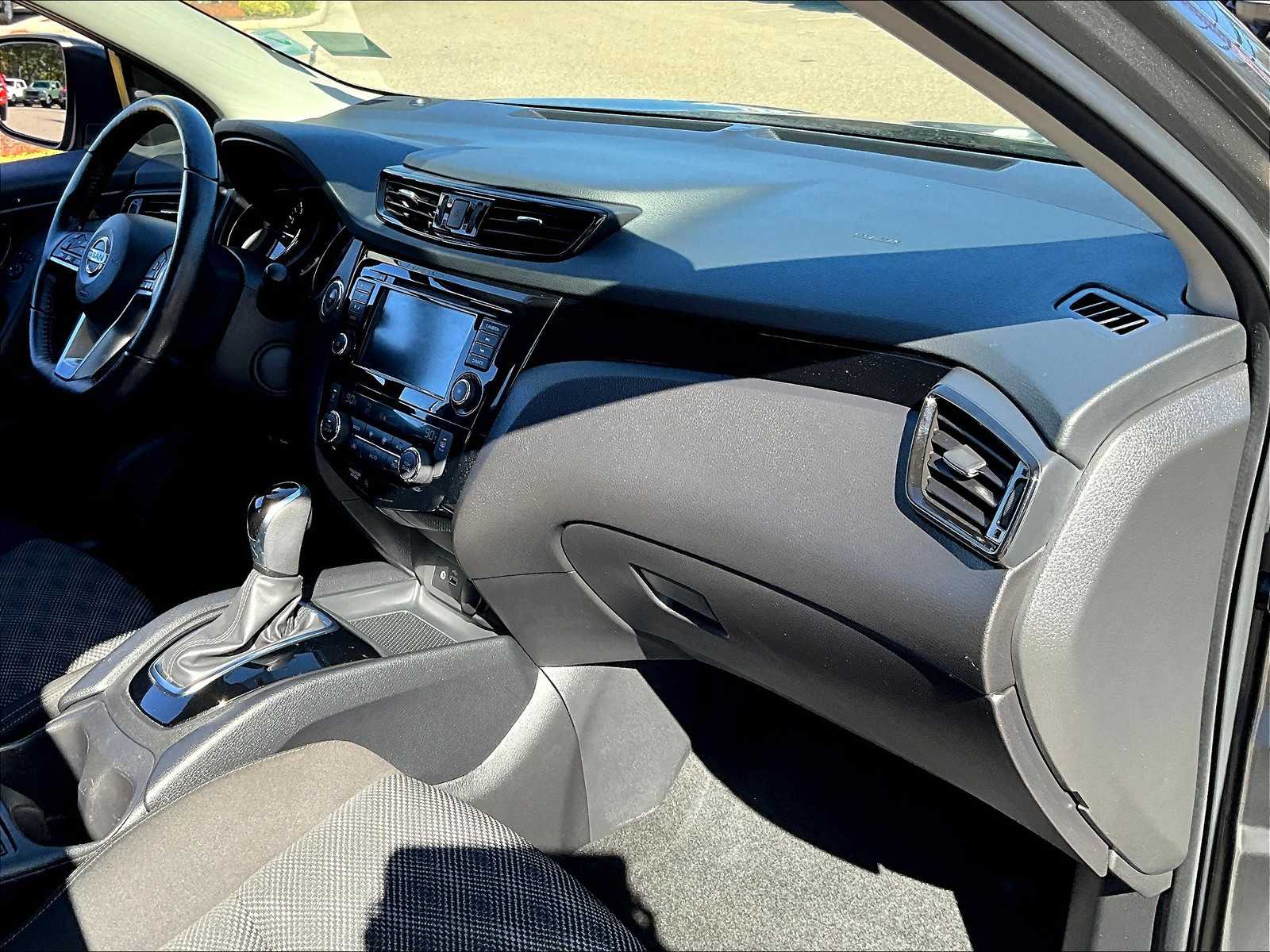 2021 Nissan Rogue Sport SV - Photo 14