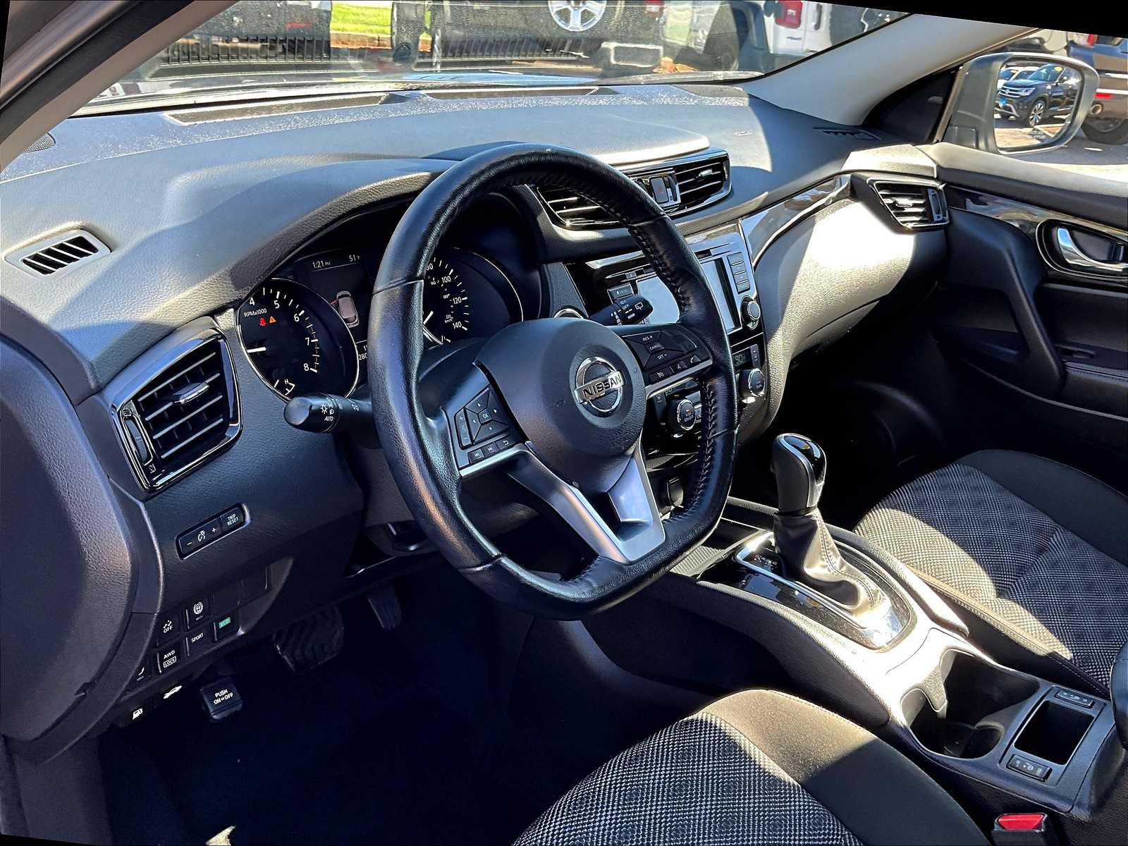 2021 Nissan Rogue Sport SV - Photo 8