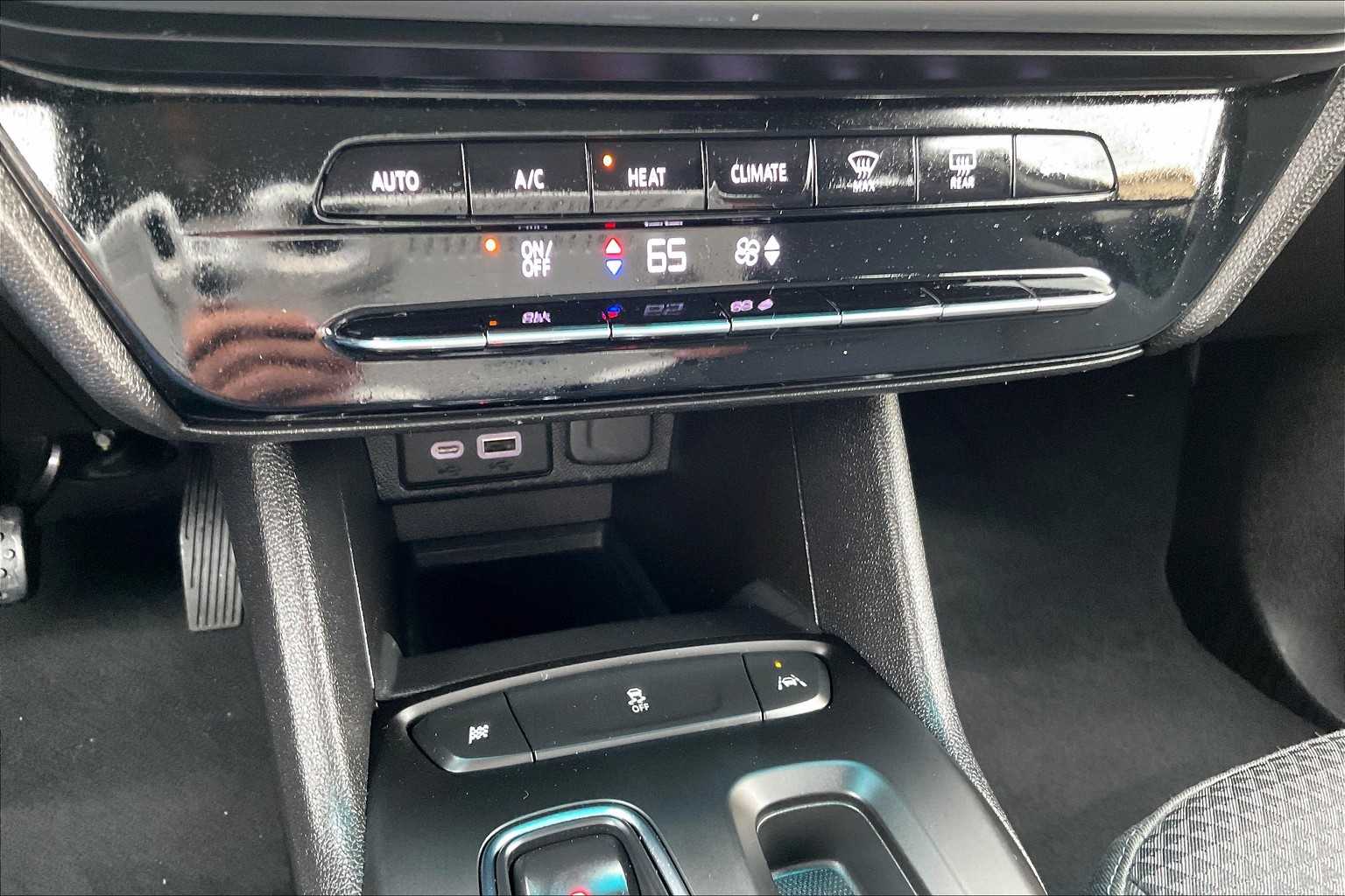 2023 Chevrolet Bolt EV 1LT - Photo 25