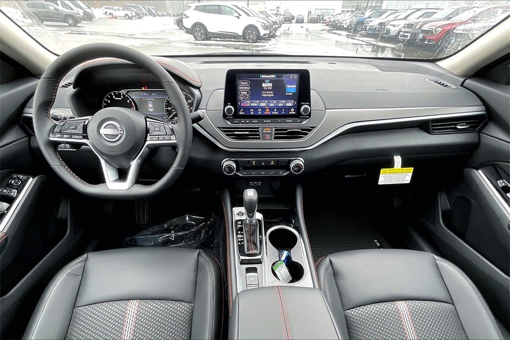 2025 Nissan Altima 2.5 SR - Photo 12