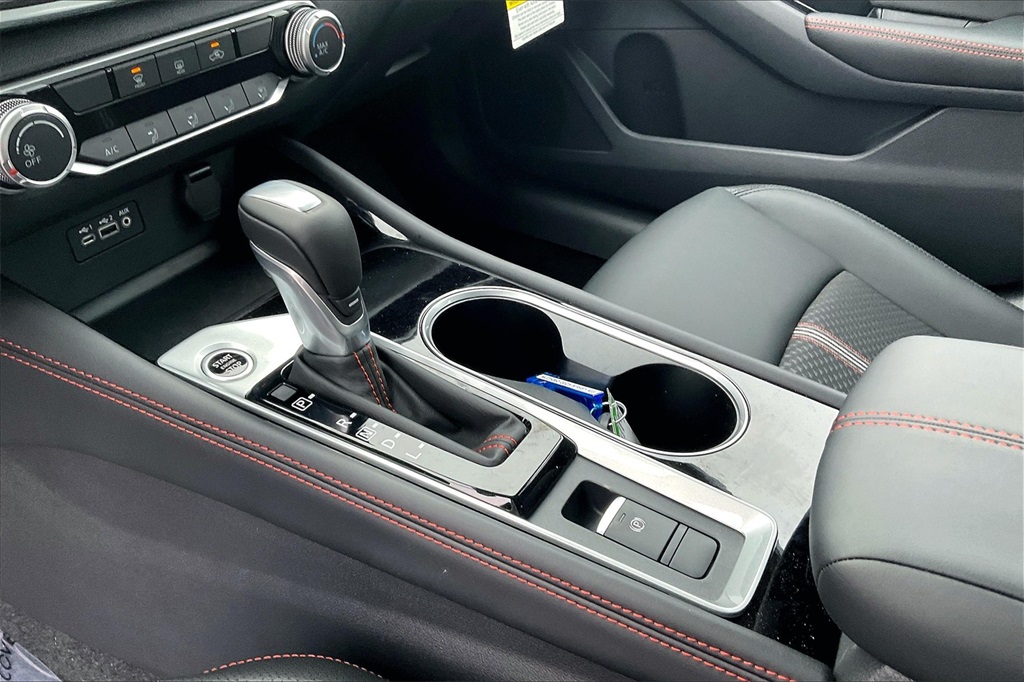 2025 Nissan Altima 2.5 SR - Photo 14