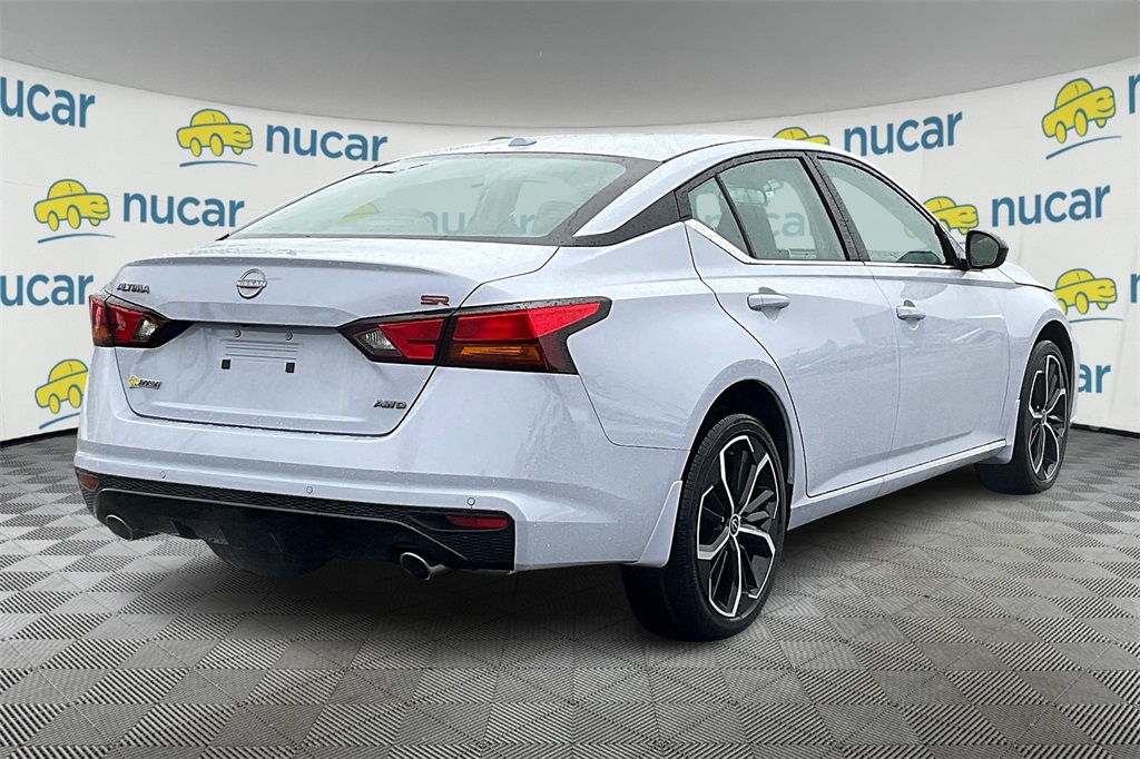2025 Nissan Altima 2.5 SR - Photo 7