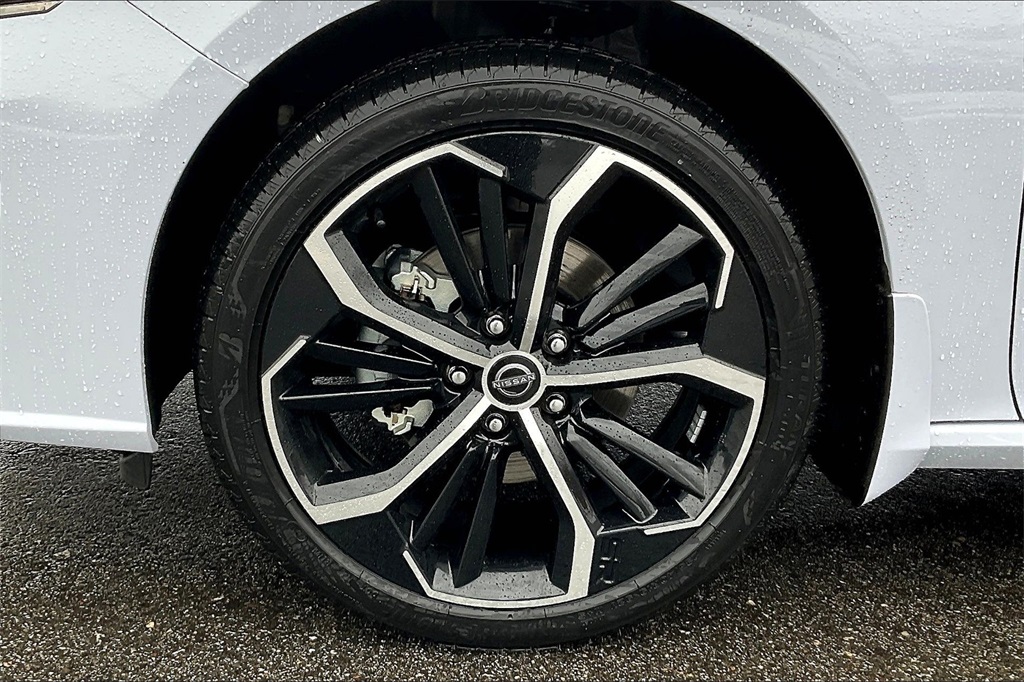 2025 Nissan Altima 2.5 SR - Photo 8