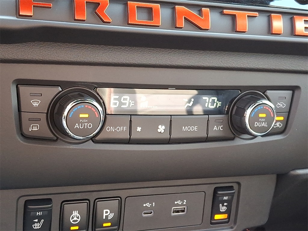 2025 Nissan Frontier PRO-4X - Photo 11