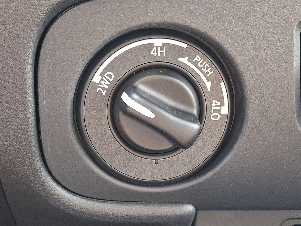 2025 Nissan Frontier PRO-4X - Photo 17