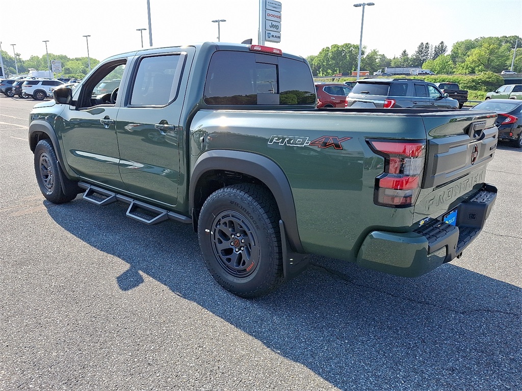 2025 Nissan Frontier PRO-4X - Photo 2