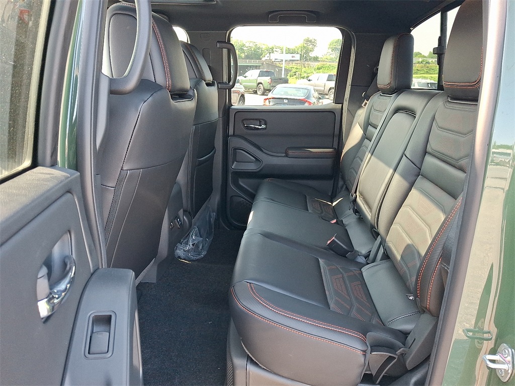 2025 Nissan Frontier PRO-4X - Photo 5