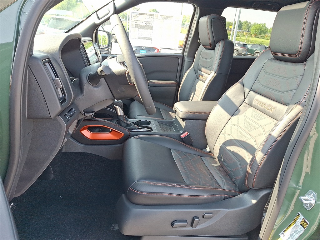 2025 Nissan Frontier PRO-4X - Photo 8