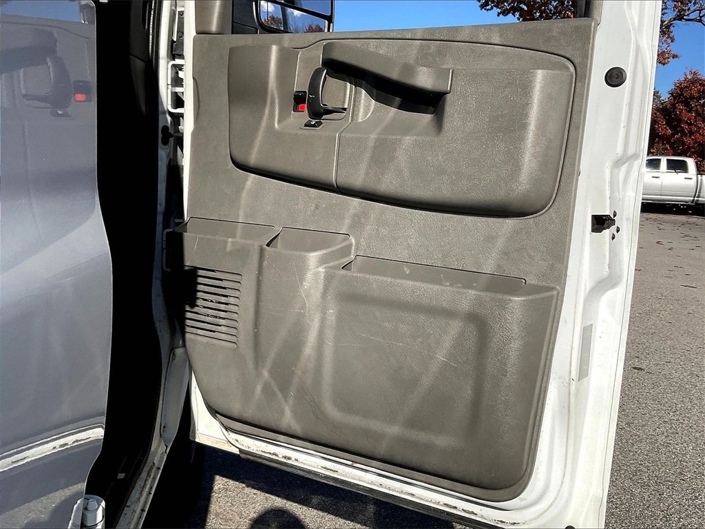 2017 GMC Savana 2500 Work Van - Photo 11