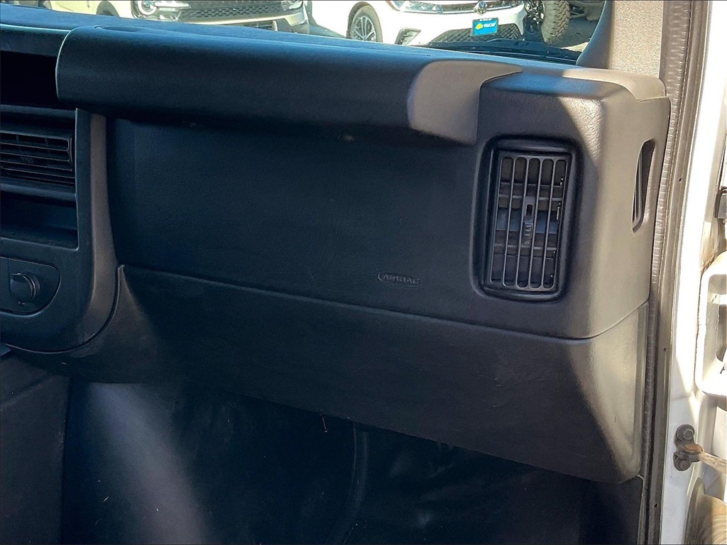 2017 GMC Savana 2500 Work Van - Photo 12