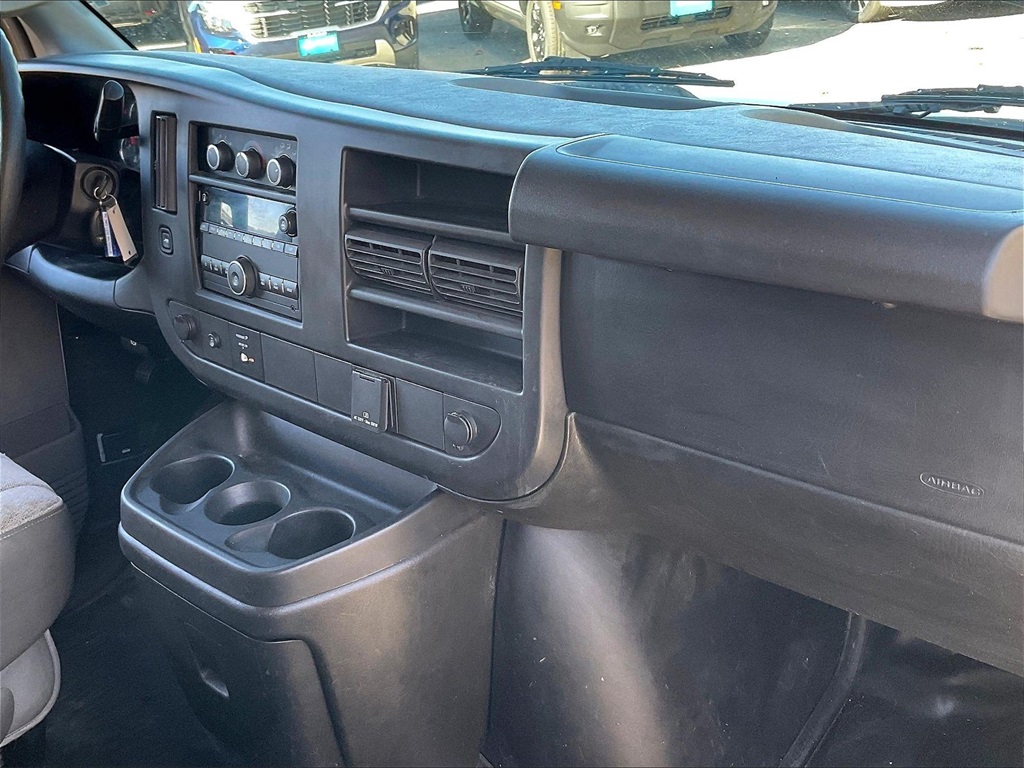 2017 GMC Savana 2500 Work Van - Photo 13