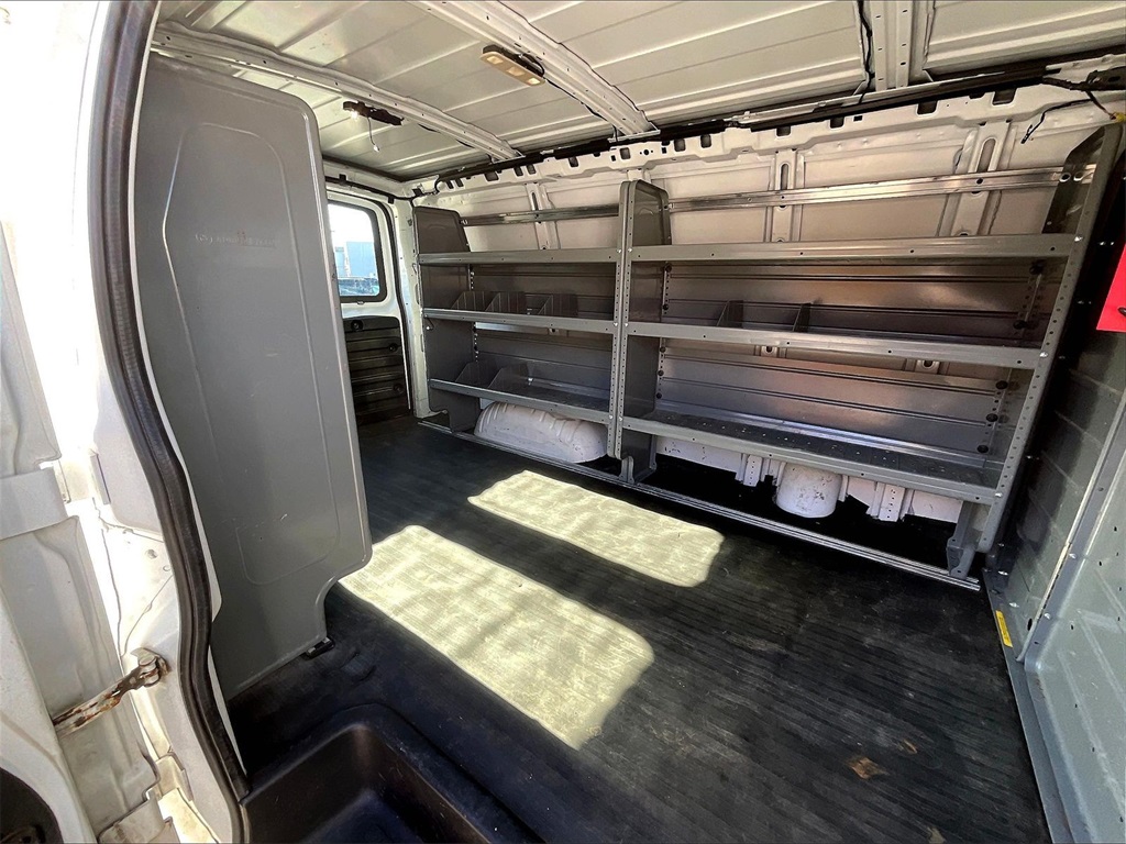 2017 GMC Savana 2500 Work Van - Photo 14
