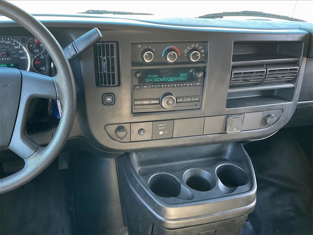 2017 GMC Savana 2500 Work Van - Photo 16