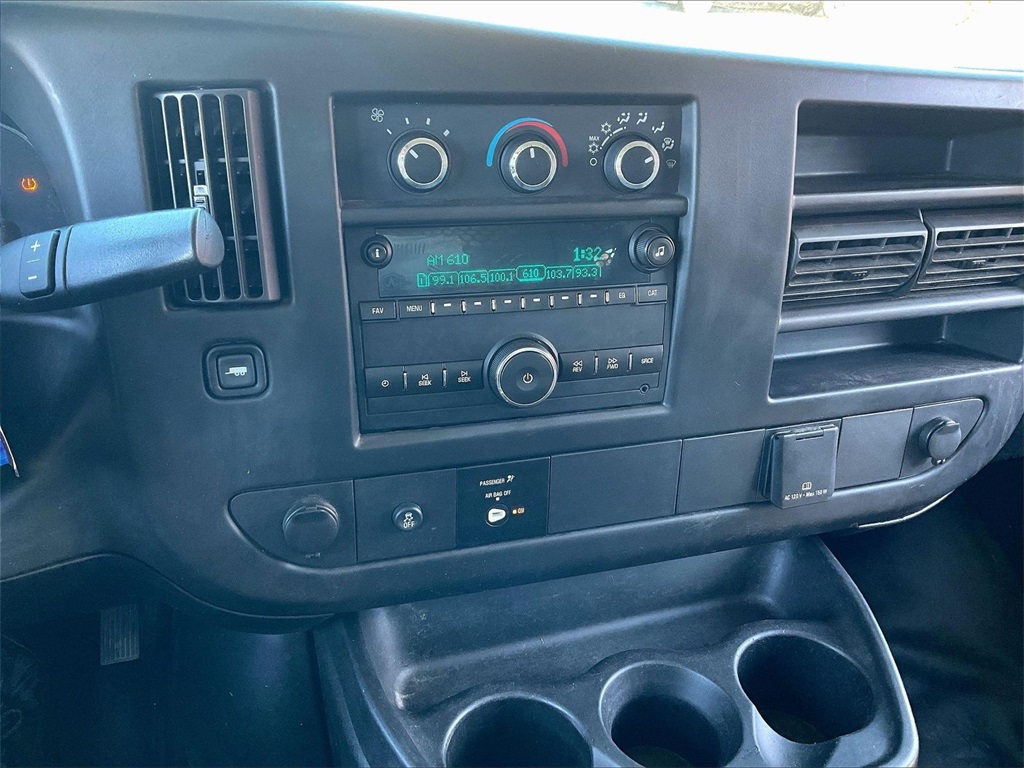 2017 GMC Savana 2500 Work Van - Photo 21