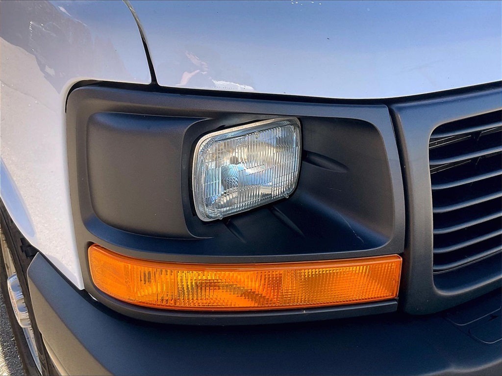 2017 GMC Savana 2500 Work Van - Photo 24