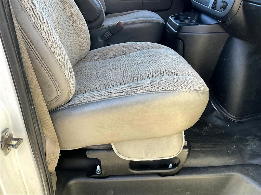 2017 GMC Savana 2500 Work Van - Photo 29