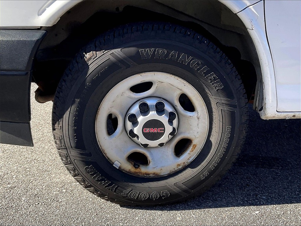 2017 GMC Savana 2500 Work Van - Photo 7