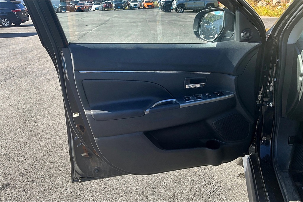 2018 Mitsubishi Outlander Sport SE - Photo 9