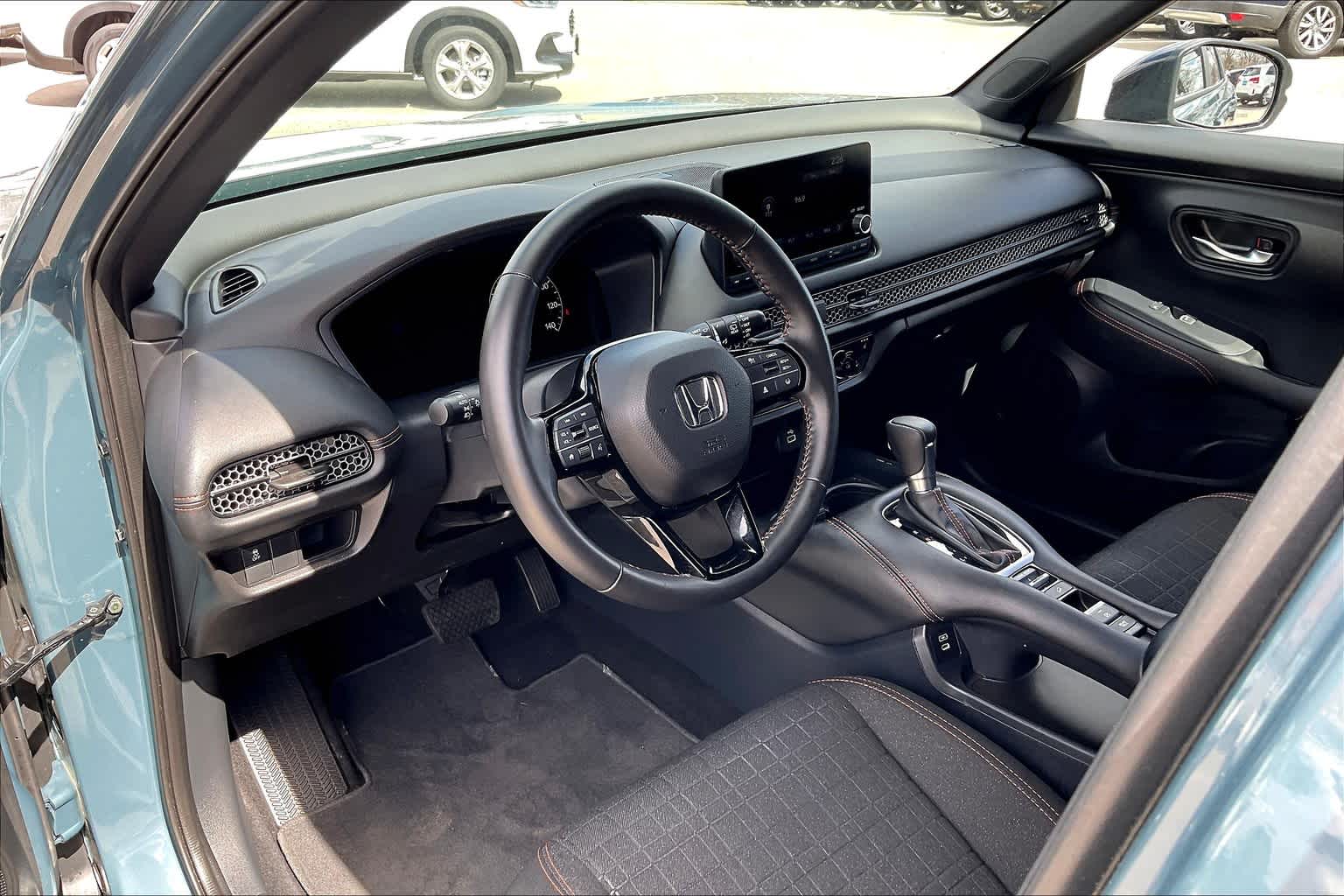 2025 Honda HR-V Sport - Photo 8