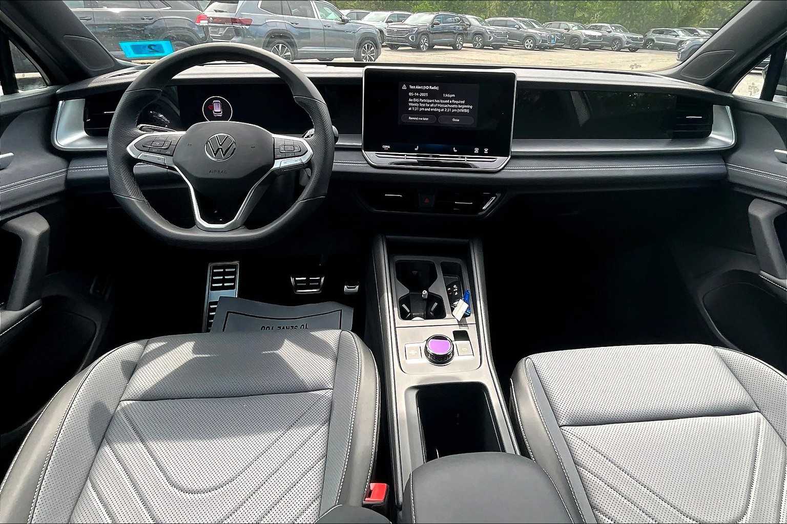 2025 Volkswagen Tiguan SE R-Line Black - Photo 12