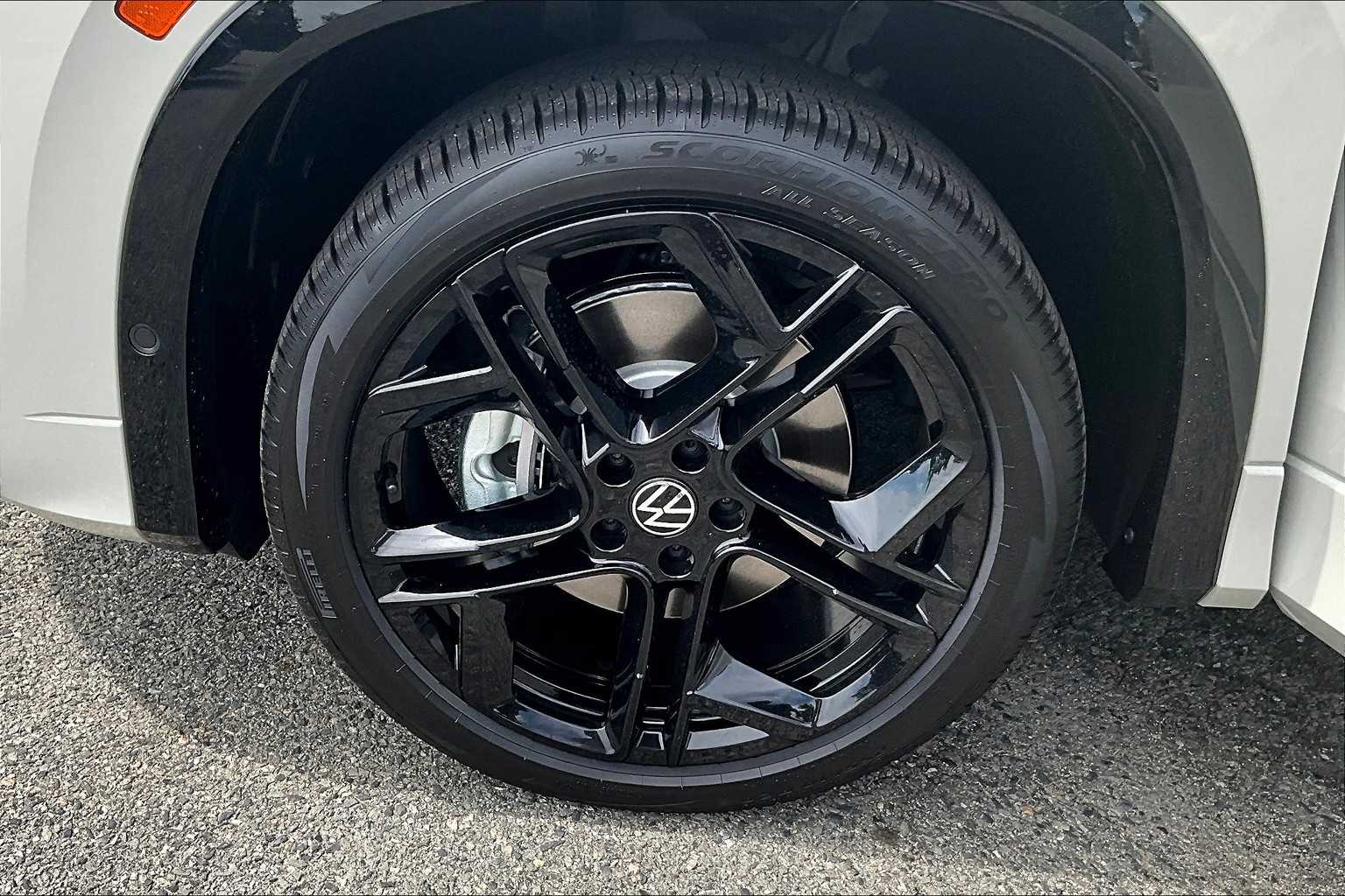 2025 Volkswagen Tiguan SE R-Line Black - Photo 8