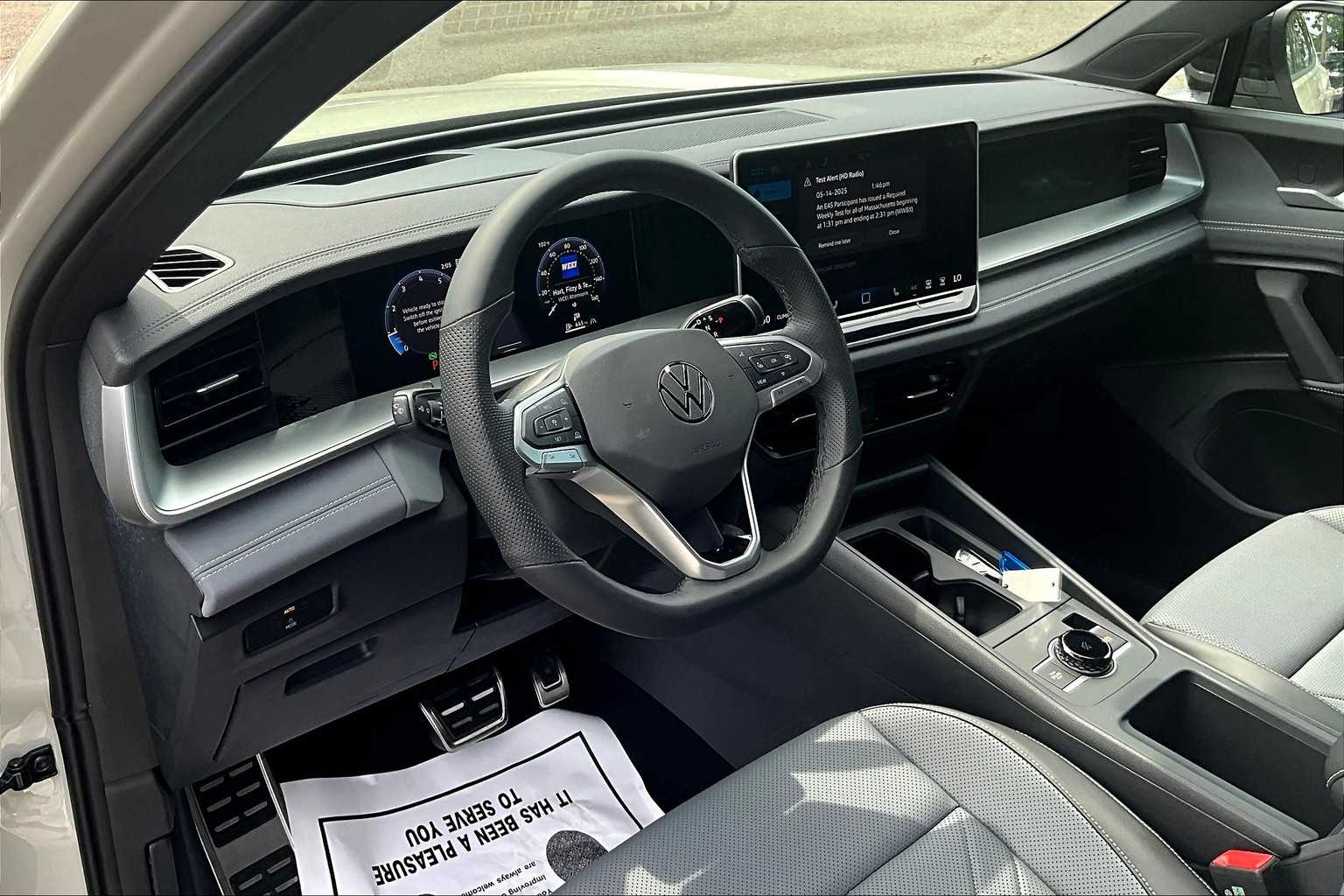 2025 Volkswagen Tiguan SE R-Line Black - Photo 9