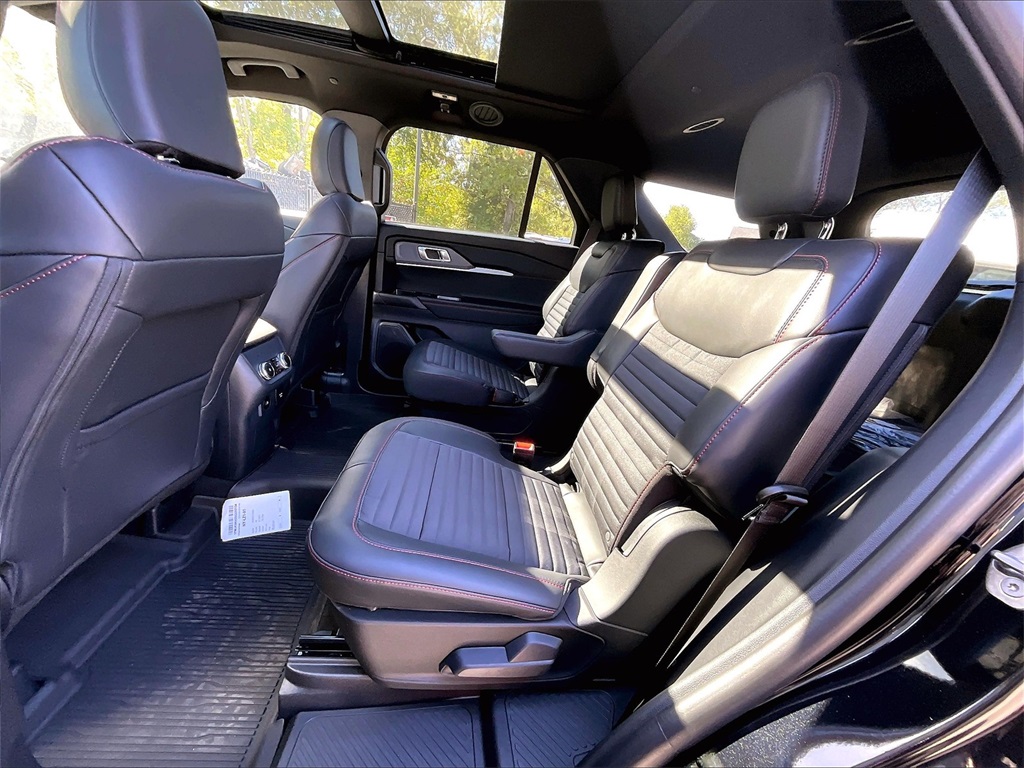 2025 Ford Explorer ST-Line - Photo 11