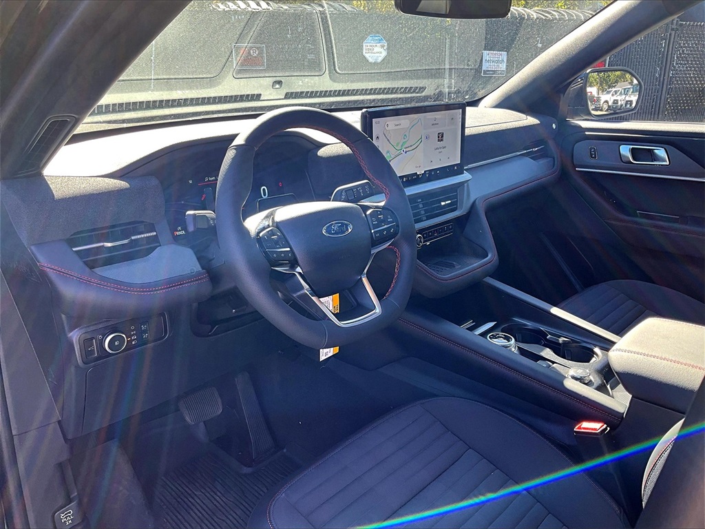 2025 Ford Explorer ST-Line - Photo 7