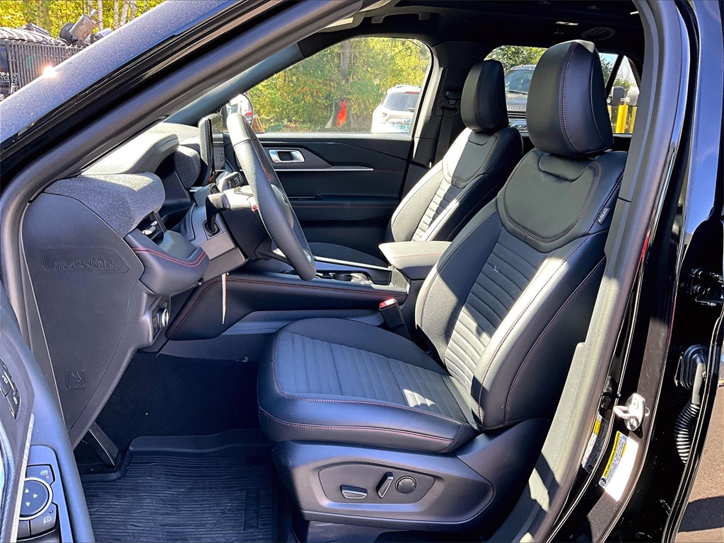 2025 Ford Explorer ST-Line - Photo 10