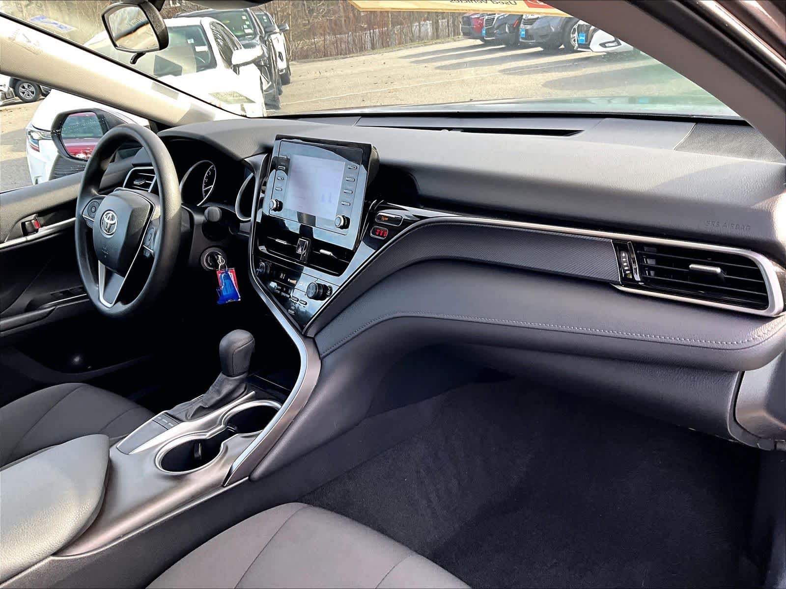 2024 Toyota Camry LE - Photo 14